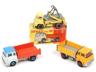 Lot 413 - DINKY TOYS (GB) (3)