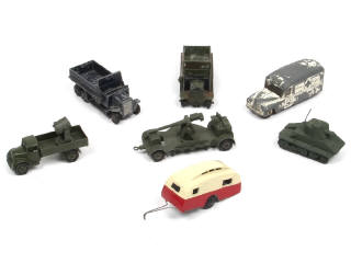 Lot 425 - DINKY TOYS (GB) (7)