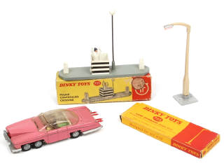 Lot 412 - DINKY TOYS (GB) (1)