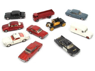 Lot 428 - DINKY TOYS (GB) (10)