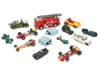 Lot 439 - DINKY TOYS (GB) (14)