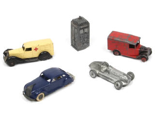 Lot 418 - DINKY TOYS (GB) (5)