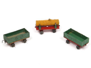 Lot 453 - DINKY TOYS (FRANCE) (3)