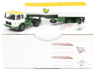 Lot 216 - MINITRUCKS (FRANCE) (1)