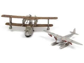 Lot 460 - DINKY TOYS (GB) (2)
