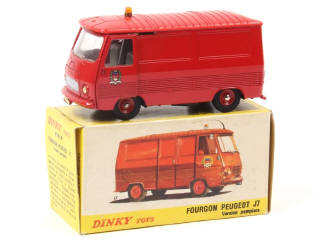 Lot 493 - DINKY TOYS (FRANCE) (1)