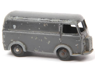 Lot 483 - DINKY TOYS (FRANCE) (1)