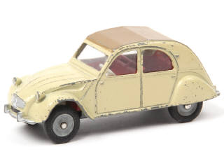 Lot 378 - DINKY TOYS (FRANCE) (1)