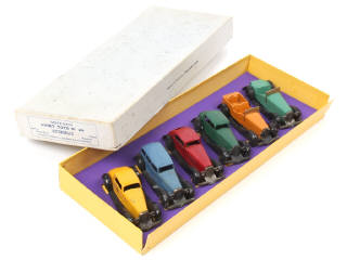 Lot 366 - DINKY TOYS (FRANCE) (7)