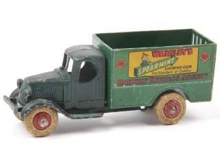 Lot 275 - TOOTSIETOY (USA) (1)