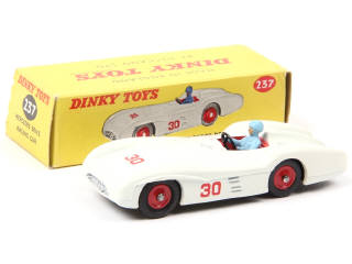 Lot 343 - DINKY TOYS (GB) (1)