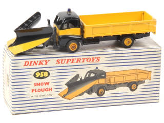 Lot 352 - DINKY TOYS (GB) (1)