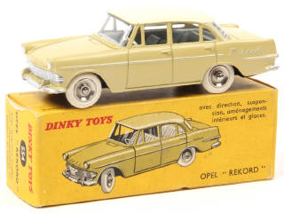 Lot 429 - DINKY TOYS (FRANCE) (1)
