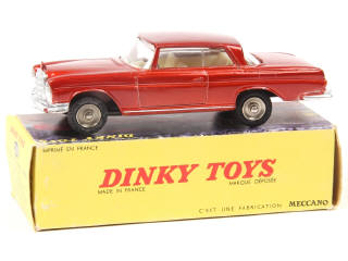 Lot 455 - DINKY TOYS (FRANCE) (1)