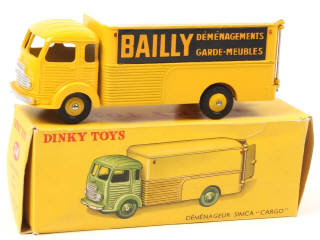 Lot 495 - DINKY TOYS (FRANCE) (1)