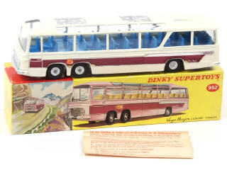 Lot 358 - DINKY TOYS (GB) (1)