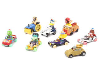 Lot 259 - DIVERS (8)