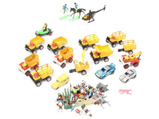 Lot 223 - DIVERS (41)