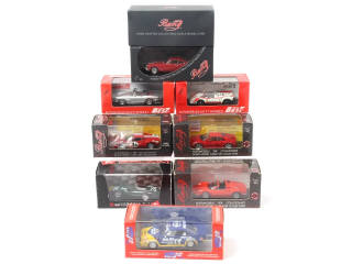 Lot 249 - DIVERS (8)