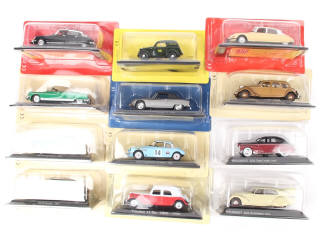 Lot 180 - DIVERS (12)