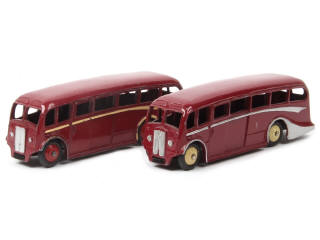 Lot 462 - DINKY TOYS (GB) (2)