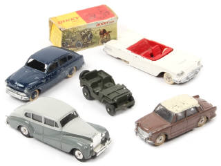Lot 514 - DINKY TOYS (FRANCE) (6)