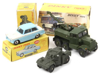 Lot 466 - DINKY TOYS (GB) (4)