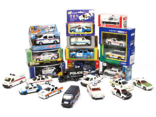 Lot 235 - DIVERS (22)