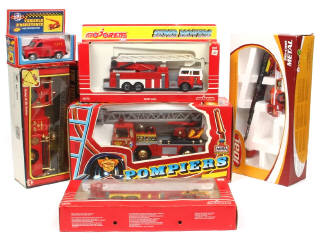 Lot 238 - DIVERS (6)