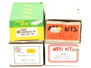 Lot 173 - DIVERS (4)