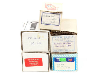 Lot 176 - DIVERS (5)