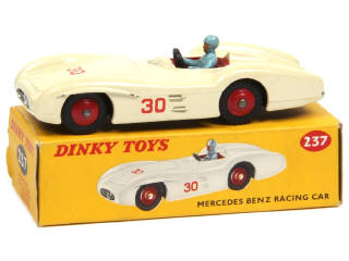 Lot 317 - DINKY TOYS (GB) (1)
