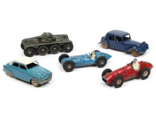 Lot 372 - DINKY TOYS (FRANCE) (5)