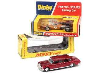 Lot 135 - DINKY TOYS (GB) (2)