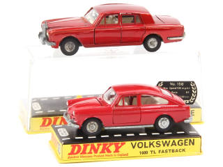 Lot 140 - DINKY TOYS (GB) (2)