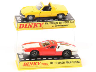 Lot 144 - DINKY TOYS (GB) (2)