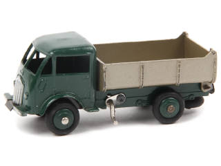 Lot 250 - DINKY TOYS (FRANCE) (1)