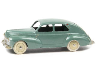 Lot 166 - DINKY TOYS (FRANCE) (1)