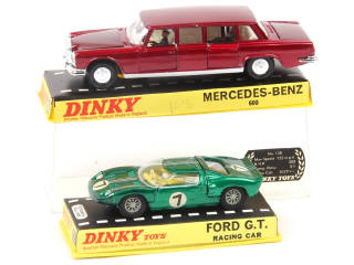 Lot 136 - DINKY TOYS (GB) (2)