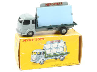 Lot 268 - DINKY TOYS (FRANCE) (1)