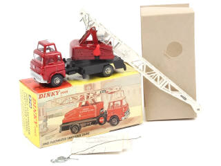 Lot 117 - DINKY TOYS (GB) (1)