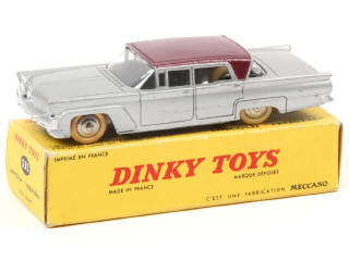 Lot 573 - DINKY TOYS (FRANCE) (1)