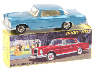 Lot 611 - DINKY TOYS (FRANCE) (1)