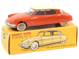 Lot 538 - DINKY TOYS (FRANCE) (1)