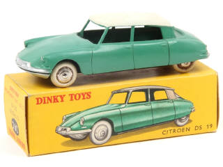Lot 537 - DINKY TOYS (FRANCE) (1)