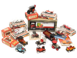 Lot 185 - DIVERS (1)