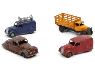 Lot 247 - DINKY TOYS (GB) (4)