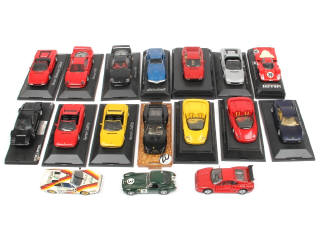 Lot 168 - DIVERS (17)