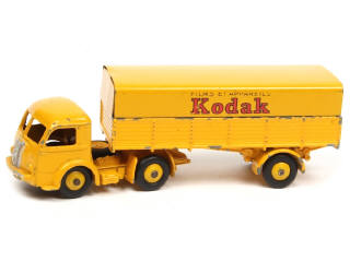 Lot 274 - DINKY TOYS (FRANCE) (1)