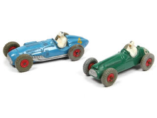 Lot 235 - DINKY TOYS (GB) (2)